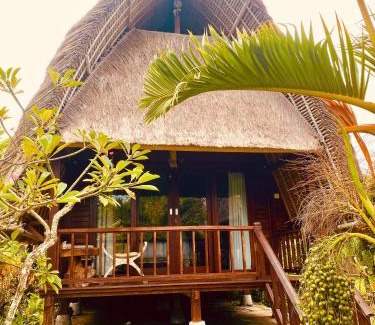 Mushroom Bay Resort | Harta Lembongan Villas