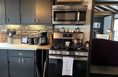 Burghill Other | Hartford Cottage | Cabin Feel in Burghill | 2 mi Big Oak Meadows & Hartford Hill