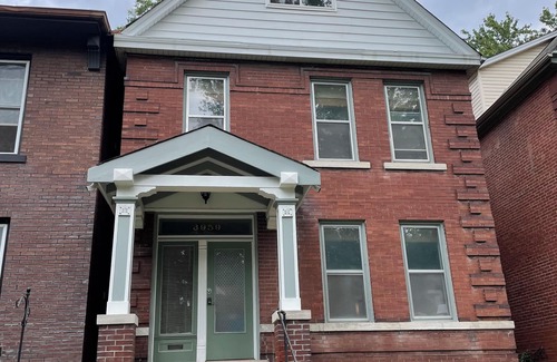 Tower Grove South House | Hartford Hideaway - Sleeps 8, Family Friendly, Walkable to Tower Grove Park
