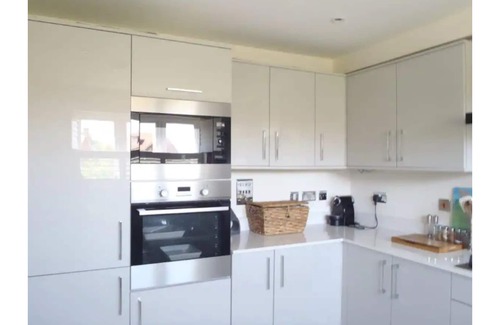 Hartley Wintney House | Hartley Wintney A Home From Home