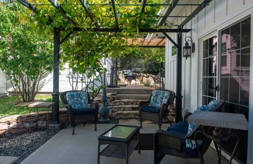 Hartville Cottage | Hartville Hideaway in the Hills - Miner's Cottage