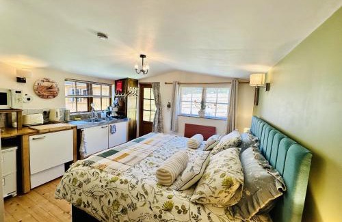 Helston House | Harvey's Lodge
