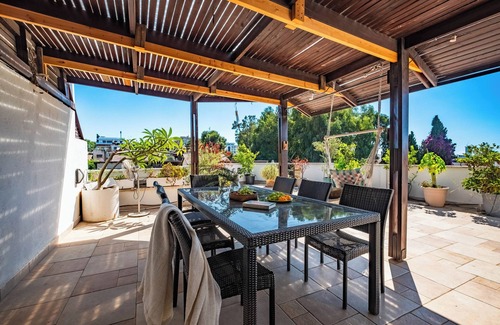 Ramat Hasharon Apartment | Hasharon Rooftop Oasis by Sea N' Rent