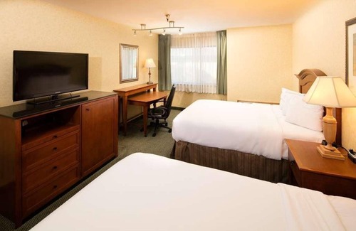 Wenatchee Resort | Hassle-free Stay! 3 Pet-friendly Units, Swimming Pool, Free Parking!