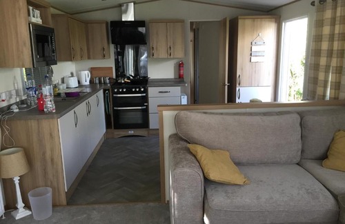 St Leonards-On-Sea Apartment | Hastings Holiday Home at Fairlight Lodge Beauport Holiday Park