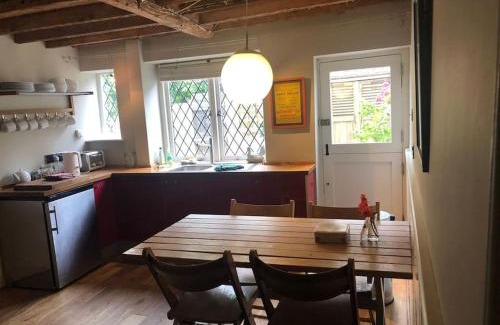 Old Town Hastings Apartment | Hastings Old Town. Cottage - by the sea