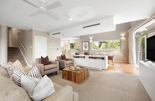 Noosa Heads Apartment | Hastings Park 3: Scenic Beachside Retreat | A/C | heated pool | staffed reception