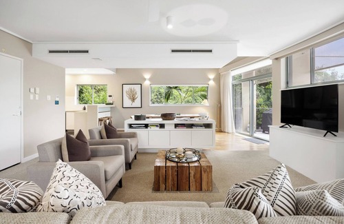 Noosa Heads Apartment | Hastings Park 3: Scenic Beachside Retreat | A/C | heated pool | staffed reception