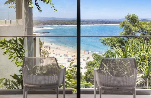 Noosa Heads Apartment | Hastings Park 4: Modern, Ocean View Retreat