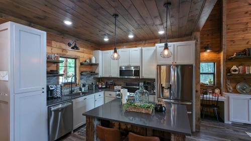 Jasper Villa | Hasty Cutoff Cabin