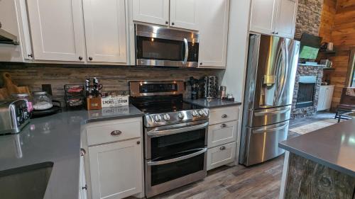 Jasper Villa | Hasty Cutoff Cabin