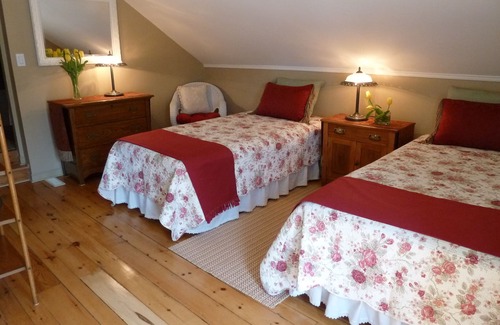 Stratford Bed & Breakfast | Hathaways Cottage. A Stratford Bed & Breakfast