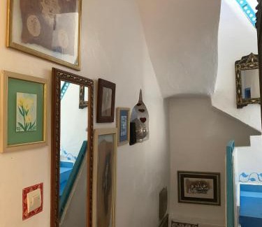 Medina House | HATHOR ,Casa marroquí con dos terrazas en la Medina antigua , ideal parejas! WIFI!