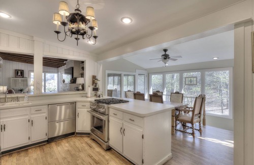 Cartersville House | Hattiway on Lake Allatoona Includes Private Covered Dock