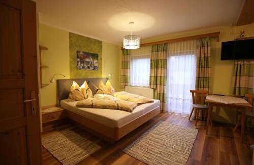 Haus House | Haufhof-Pension am Bauernhof, Haus im Ennstal bei Schladming
