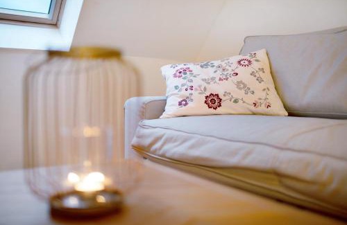 Herzfelde Apartment | Haus am See - zur roten Tür
