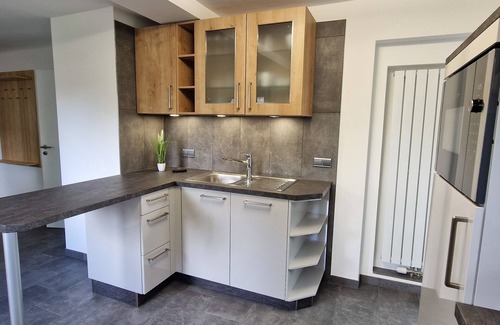 Tabarz Apartment | Haus am Wald Ruhig Gelegene Ferienwohnung mit Großem Garten
