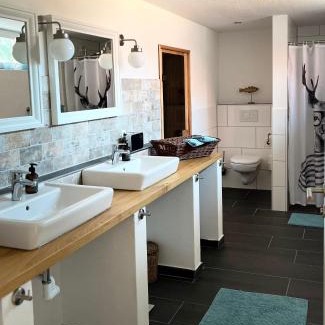 Manslagt House | Haus Deichkind