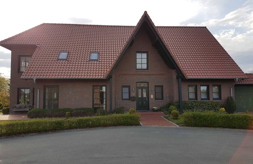 Ditzum Apartment | Haus Elena Fewo 2 - Apartments Haus Elena 45241