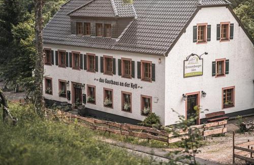 Kronenburg House | Haus Für 22 Personen Mit Außensauna Und Hottub
