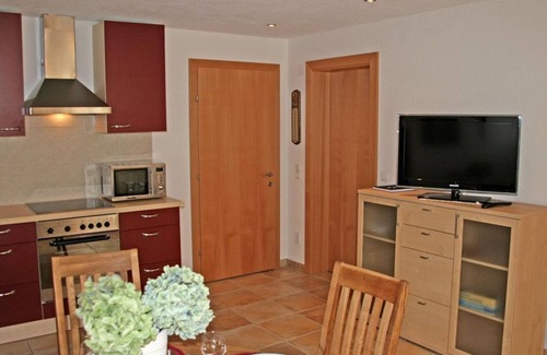 Brand Apartment | Haus Flua - apartment/apartment, shower and bath, WC, 1 bedroom