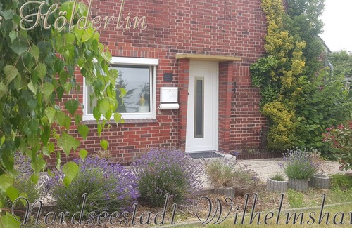 Neuengroden House | Haus Hölderlin live in the countryside