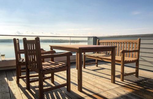 Lobstaedt Apartment | HAUS IM SCHILF 1 - Oase mit Seeblick - Adults only