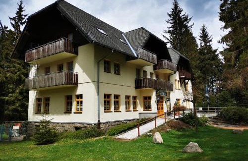 Neulehn Hotel | Haus Kuhberg