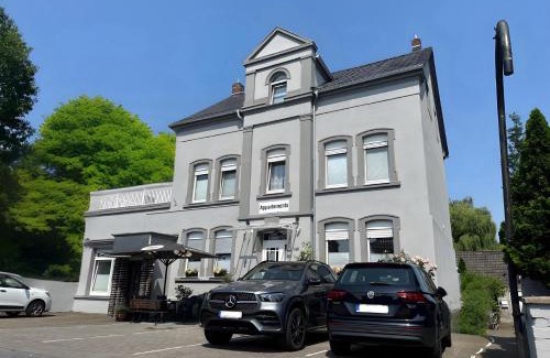 Hamm House | Haus Medaillon