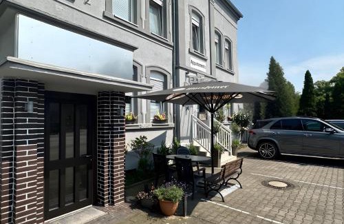 Hamm House | Haus Medaillon
