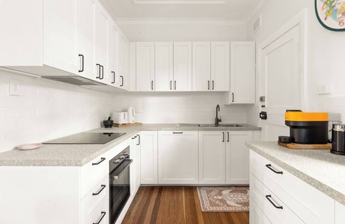 Coogee Apartment | Haus of Art Mid Century Modern by Coogee Beach