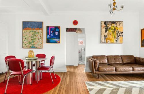 Randwick Apartment | 'Haus of Art' Mid-Century Modern by Coogee Beach