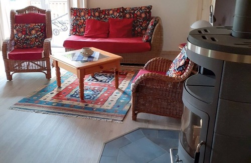 Ostersiel House | Haus SÜNNECK - Three Bedroom Apartment, Sleeps 5