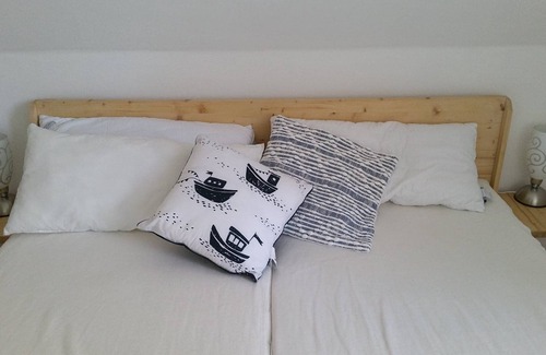 Sassnitz House | Haus Sonne - Holiday house for up to 10 people, quiet, close to the beach, children up to 14 free