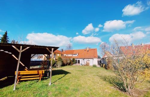 Zwenkau House | Haus zum See