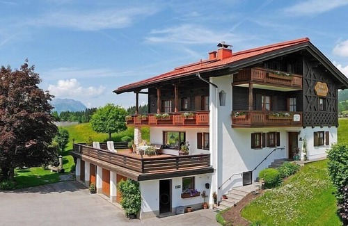 Groissenbach Apartment | Hausberg Zwei-Raum-Ferienwohnung, 46m², 2 Balkone, Sichtdachstuhl, Panoramafenster