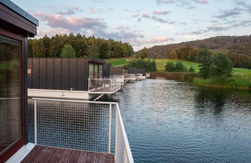 Mnisek Resort | Hausboaty Ypsilon Golf Liberec