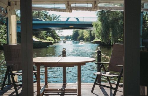 Werder Boat Rental | Hausboot Havelbiber Führerscheinfrei bis zu 6 Personen