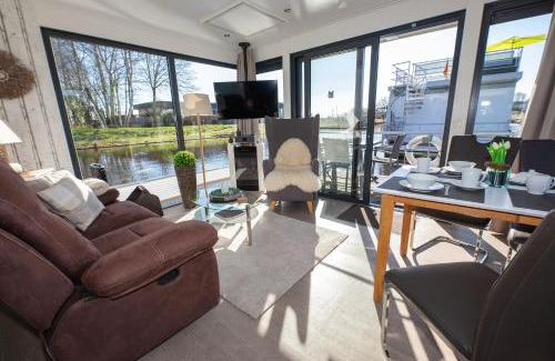 Bad Bederkesa House | Hausboot "Seelounge"