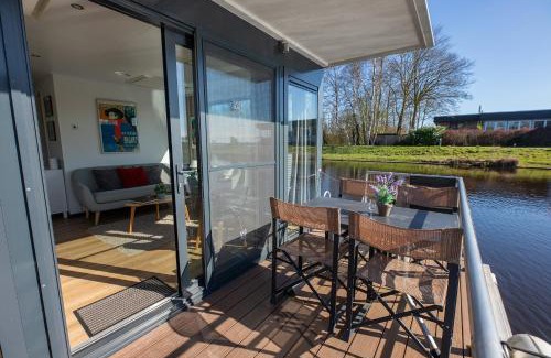 Bad Bederkesa House | Hausboot "Seemaid"