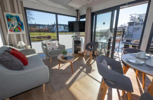 Bad Bederkesa House | Hausboot "Seemaid"