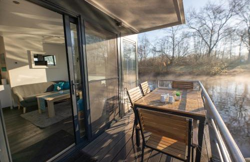 Bad Bederkesa House | Hausboot "Seerose"