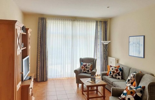 Kuehlungsborn Apartment | Haustierfreie Ferienwohnung mit Terrasse in Erstklassiger Lage am Ostseestrand