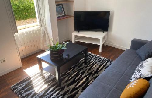 Faubourg Sud Apartment | Haut de jardin dans une maison