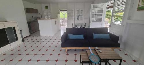 Le Francois Apartment | Haut de villa 1chambre climatisée à 3min de l'habitation Clément