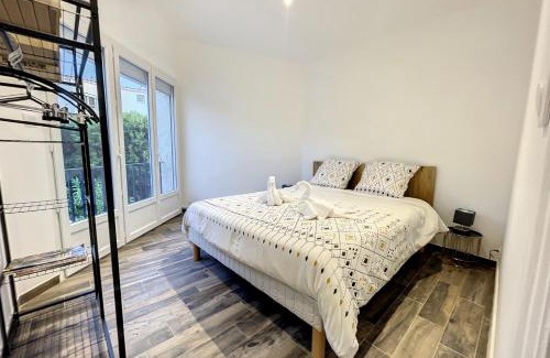 Pietrosella Apartment | Haut de villa vue mer 3 pièces climatisé & wifi 4 à 6 personnes