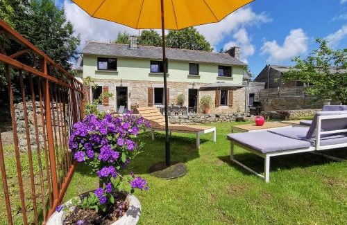 Saint-Quay-Perros House | Haut en Couleurs