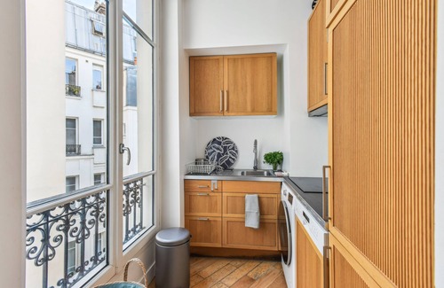 Porte-Saint-Martin Apartment | Haut Marais Lumineux 2 Pièces 37m2 Proche Canal-saint-martin