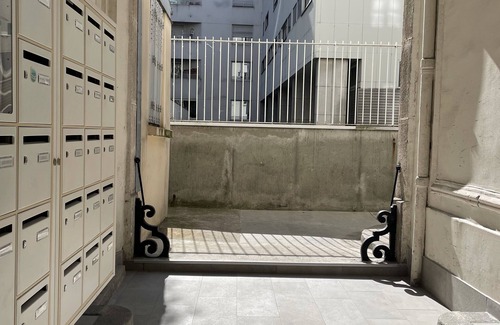 19th Arrondissement Apartment | Hautpoul flat design