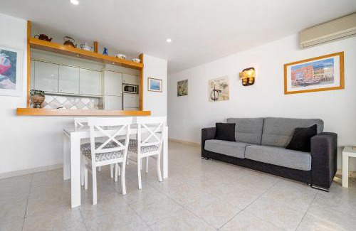 Salou City Centre Apartment | Hauzify I Apartament Gavina